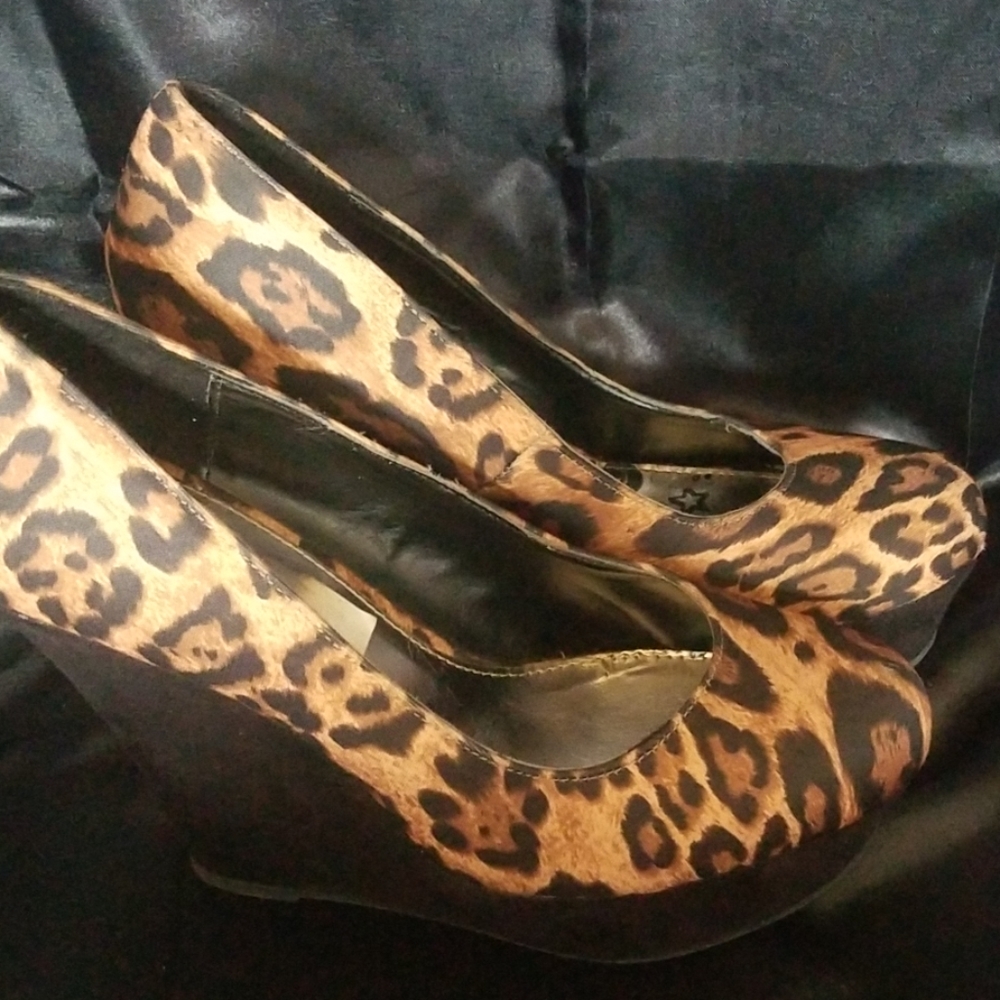 Brash Leopard Wedges